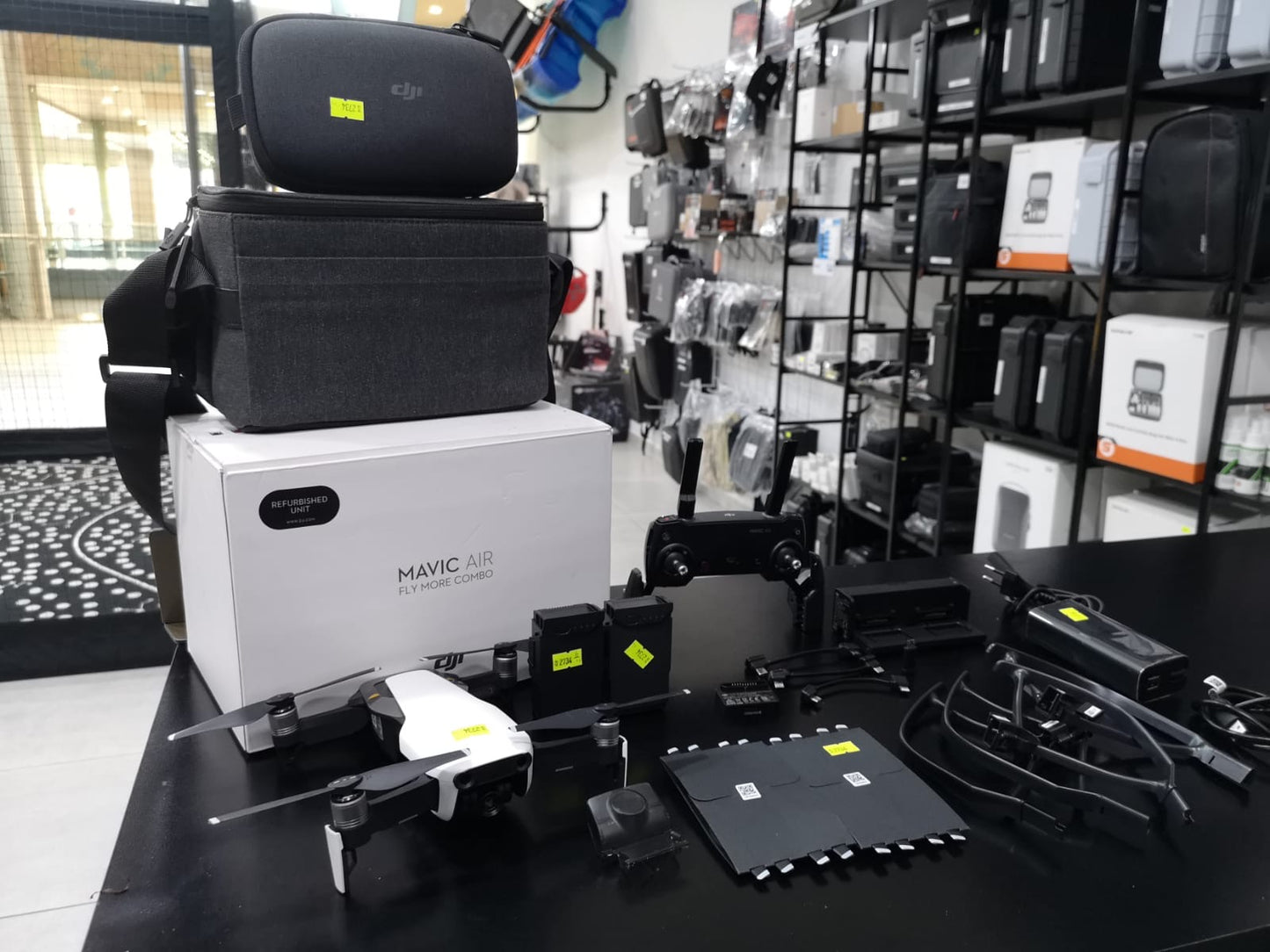 DJI MAVIC AIR COMBO WITH 2 BATTERIES | PRE OWNED | 2734