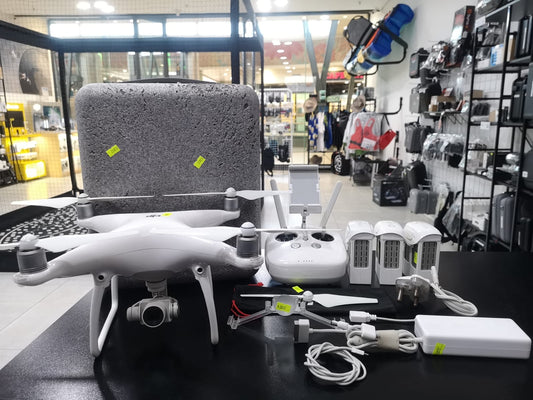 DJI PHANTOM 4 STANDARD WITH 3 BATTERIES | PRE OWNED | 2817