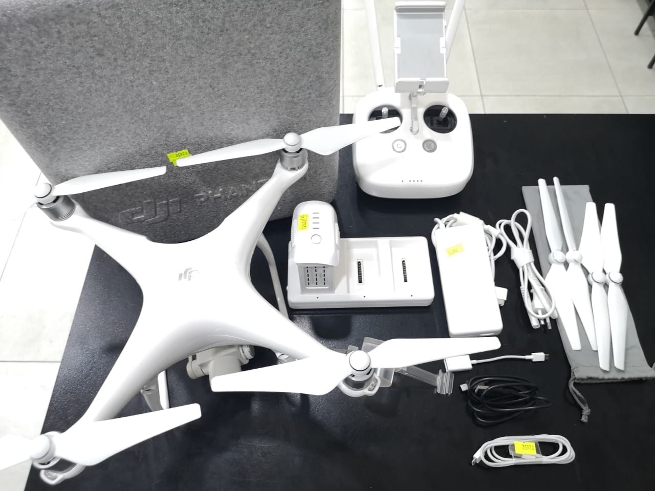 DJI PHANTOM 4 PRO V1 | PRE OWNED| 2652