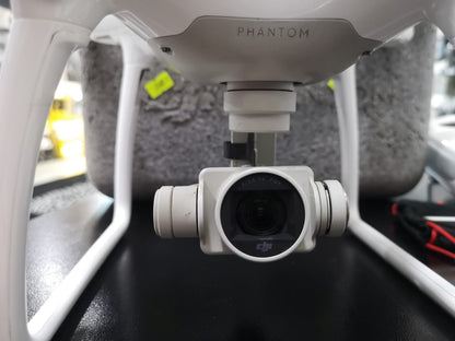 DJI PHANTOM 4 STANDARD WITH 3 BATTERIES | PRE OWNED | 2817